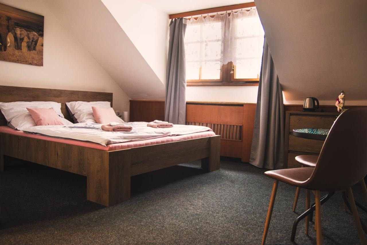 Guesthouse Zlaty Hrozen Česká Lípa Eksteriør bilde